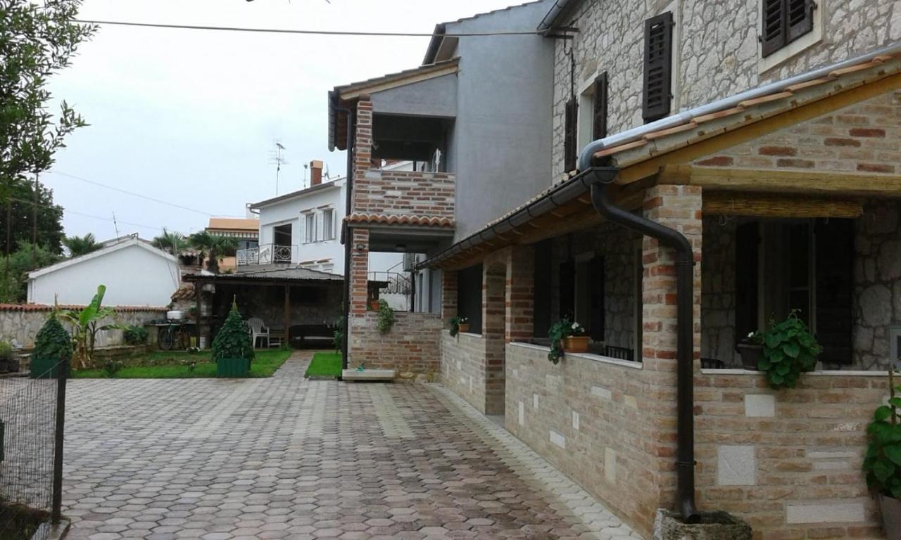 Apartmani Memic 100 M Do Plaze, Apartments Memic Only 100M From Beach Poreč Eksteriør bilde