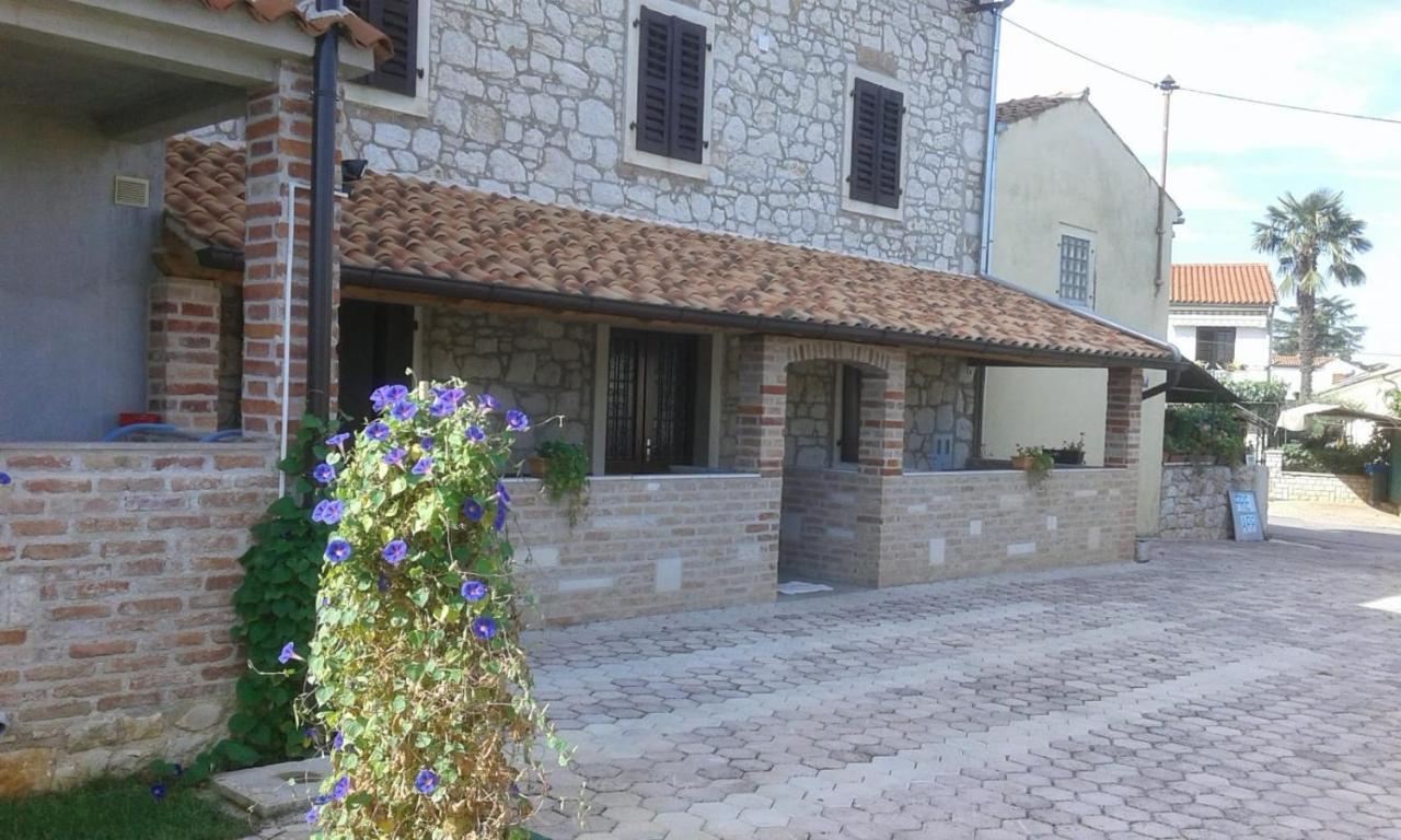 Apartmani Memic 100 M Do Plaze, Apartments Memic Only 100M From Beach Poreč Eksteriør bilde