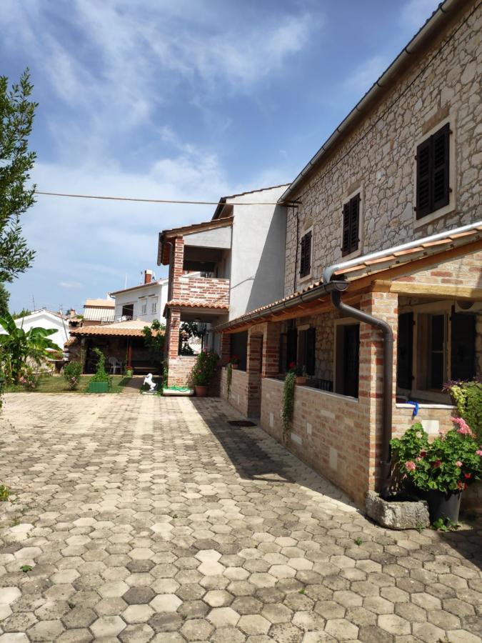 Apartmani Memic 100 M Do Plaze, Apartments Memic Only 100M From Beach Poreč Eksteriør bilde