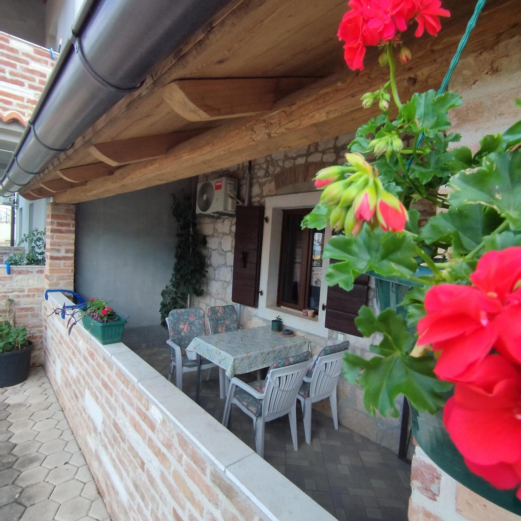 Apartmani Memic 100 M Do Plaze, Apartments Memic Only 100M From Beach Poreč Eksteriør bilde
